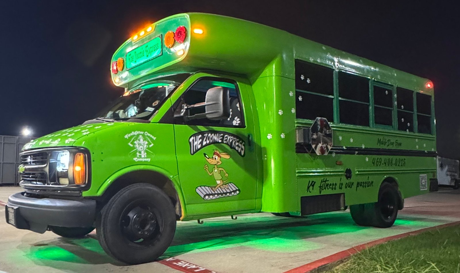 zoomie express bus